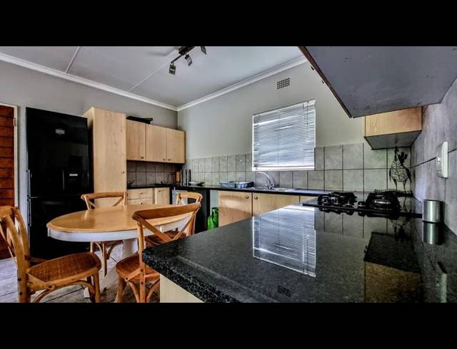 3 BEDROOM TOWNHOUSE FOR SALE IN KENGIES